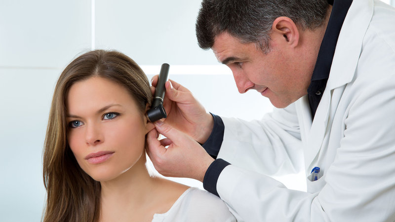 बंद कानों को खोलने के 12 घरेलू उपाय