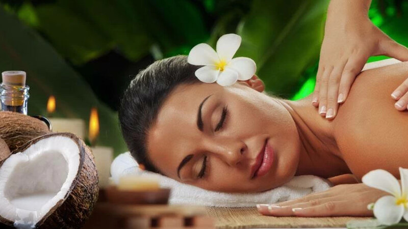 नारियल तेल से मालिश के लाभ