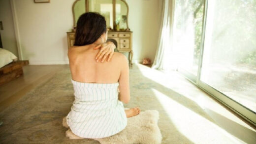 Abhyanga at Home: How to Do It and Its Benefits