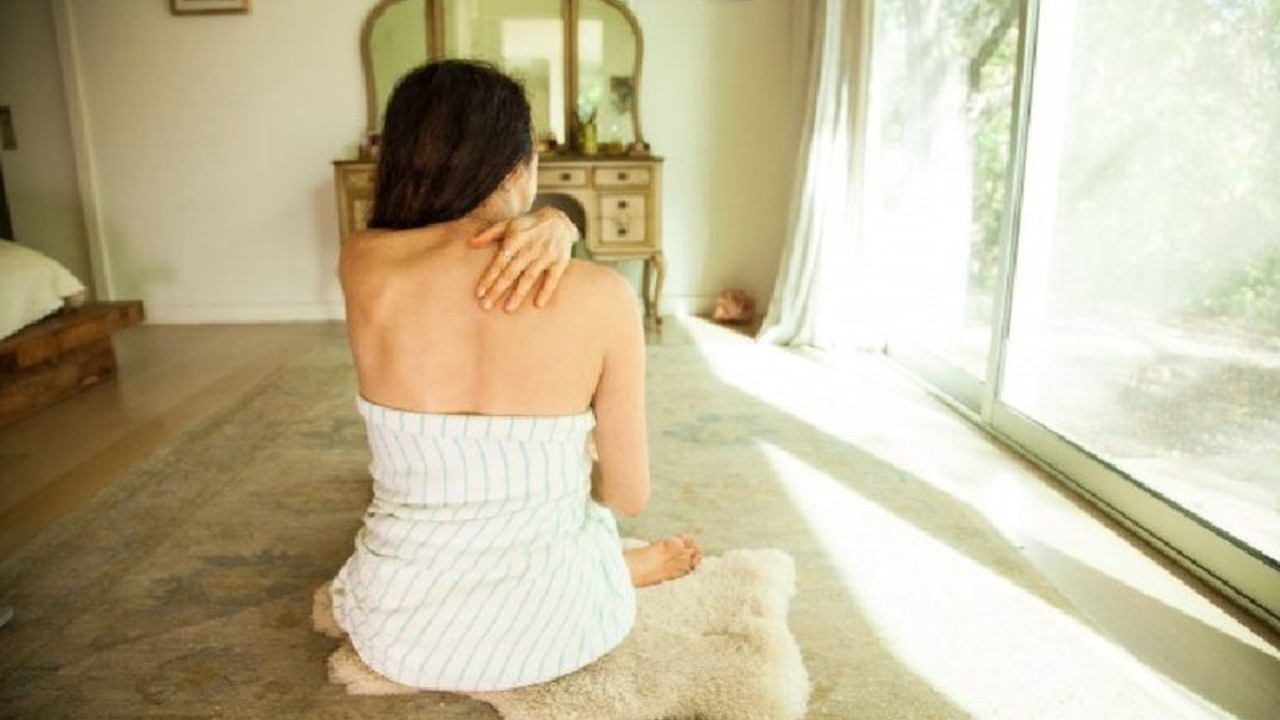 Abhyanga at Home: How to Do It and Its Benefits