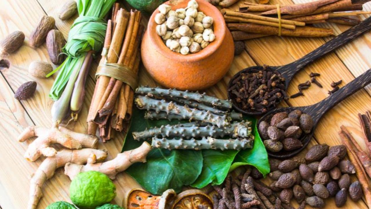 Kushtaghna Gana: Ayurvedic Skin Disease Herbs & It's Benefits